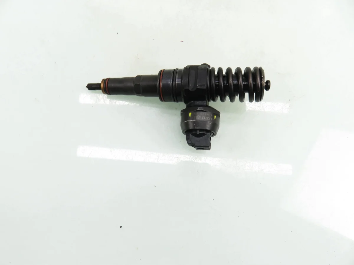 Inyector Seat Ibiza III 1.9 TDI ASZ Usado image 7