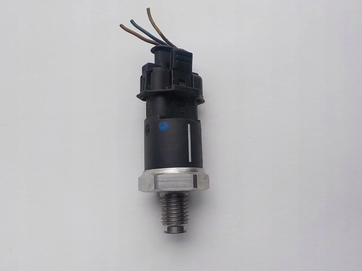 Capteur pression rampe BMW E39 M57 Bosch image 2