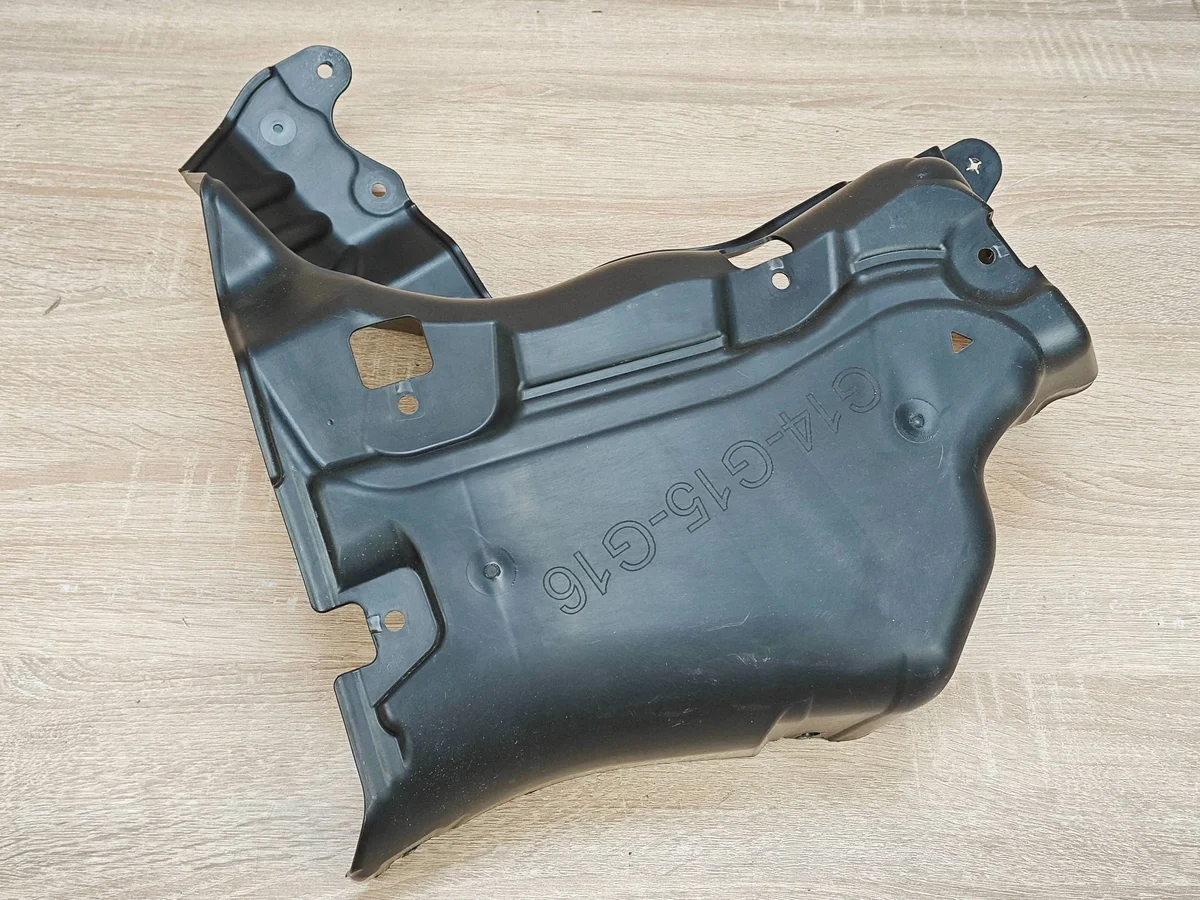 Onderplaat Links Achter BMW 8 G16 G15 G14