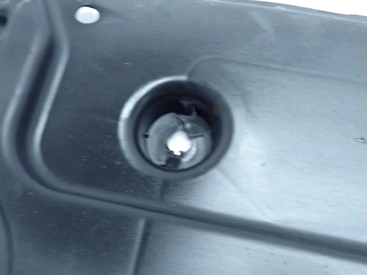 Skyddsplåt Underrede Vänster Skoda Superb III image 3