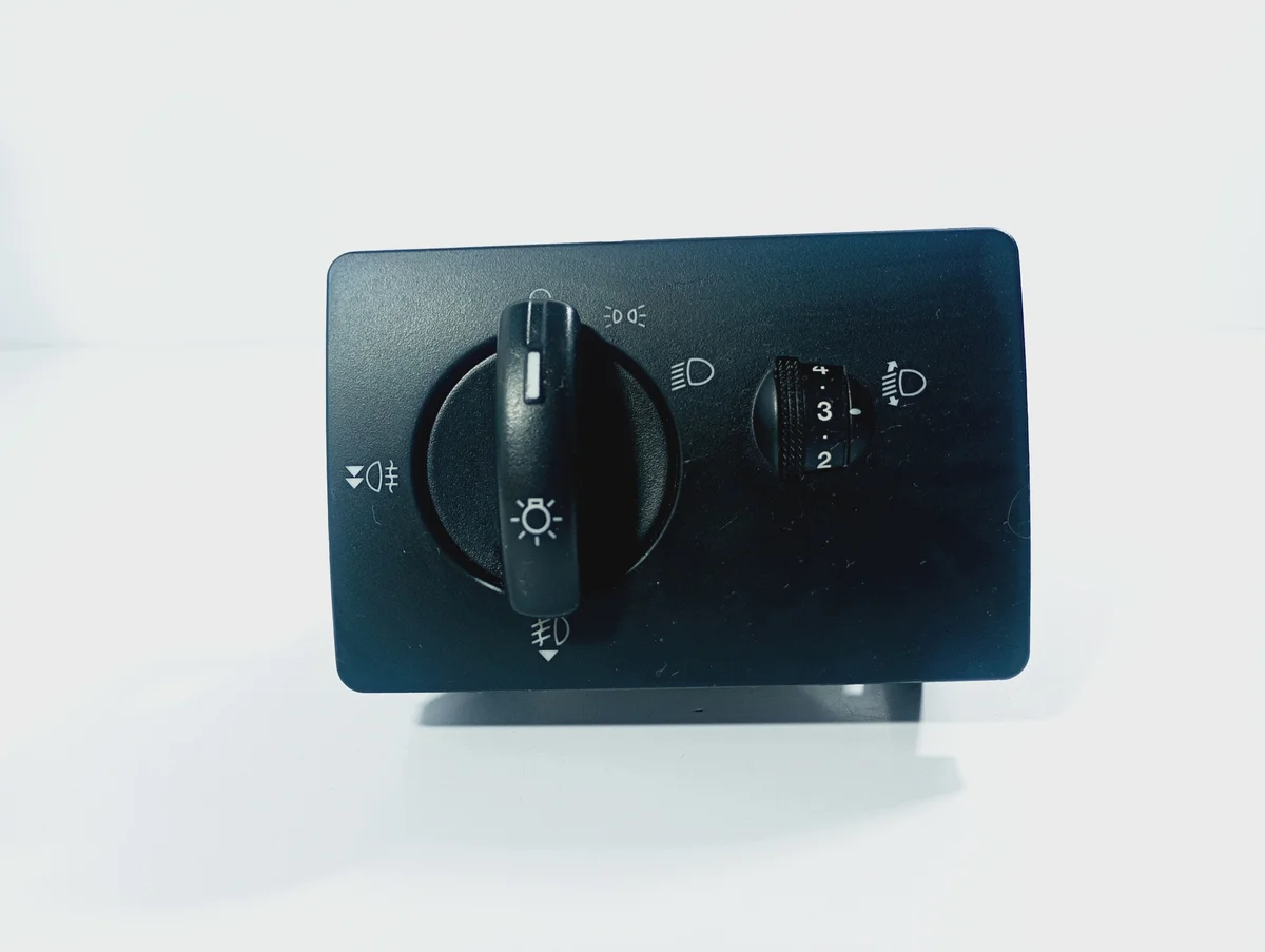 Interruptor Panel Luces Ford Fiesta V 5 LIFT