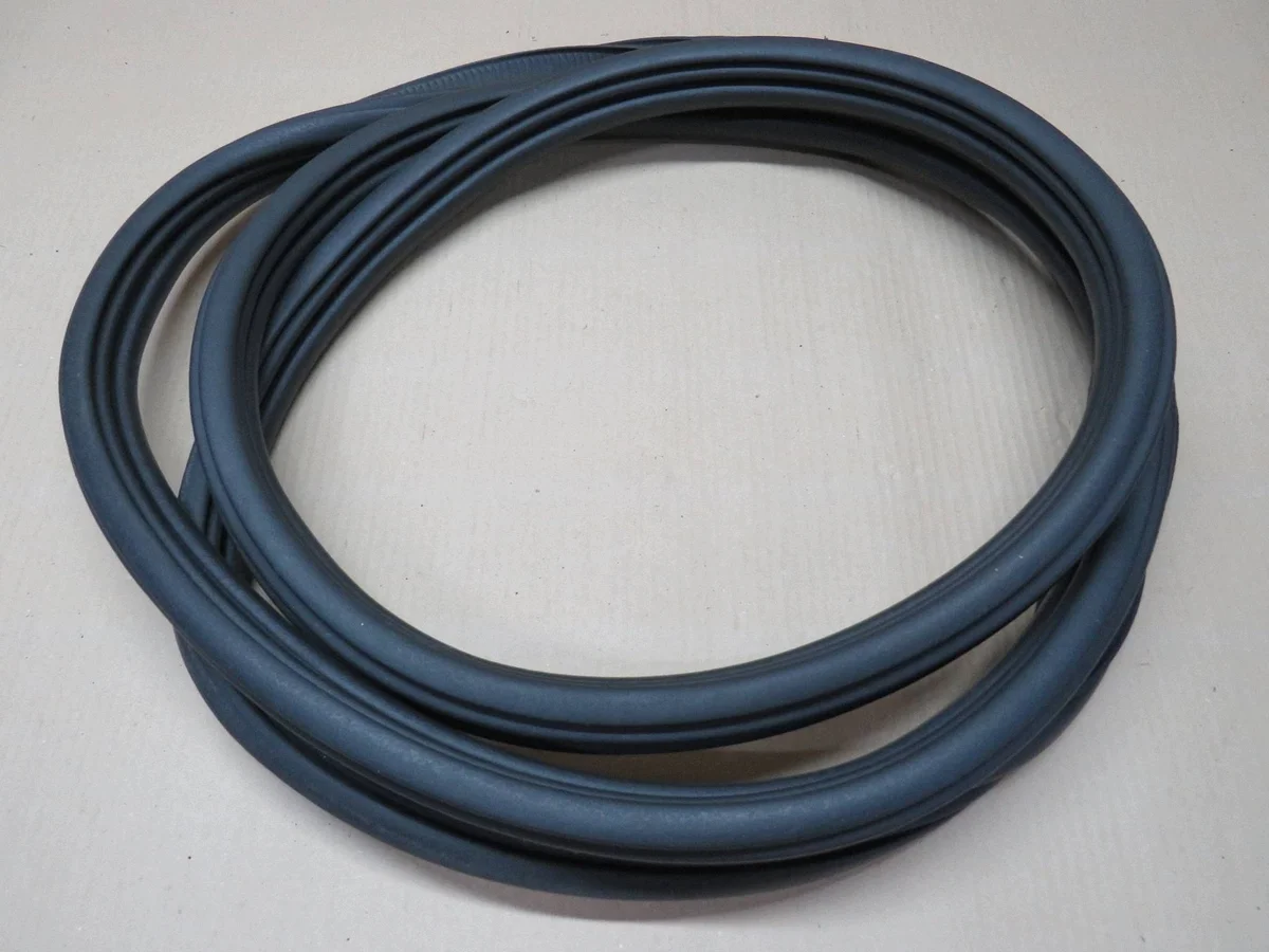 Ford S-Max Mk2 Body Seal PRY5373 image 4
