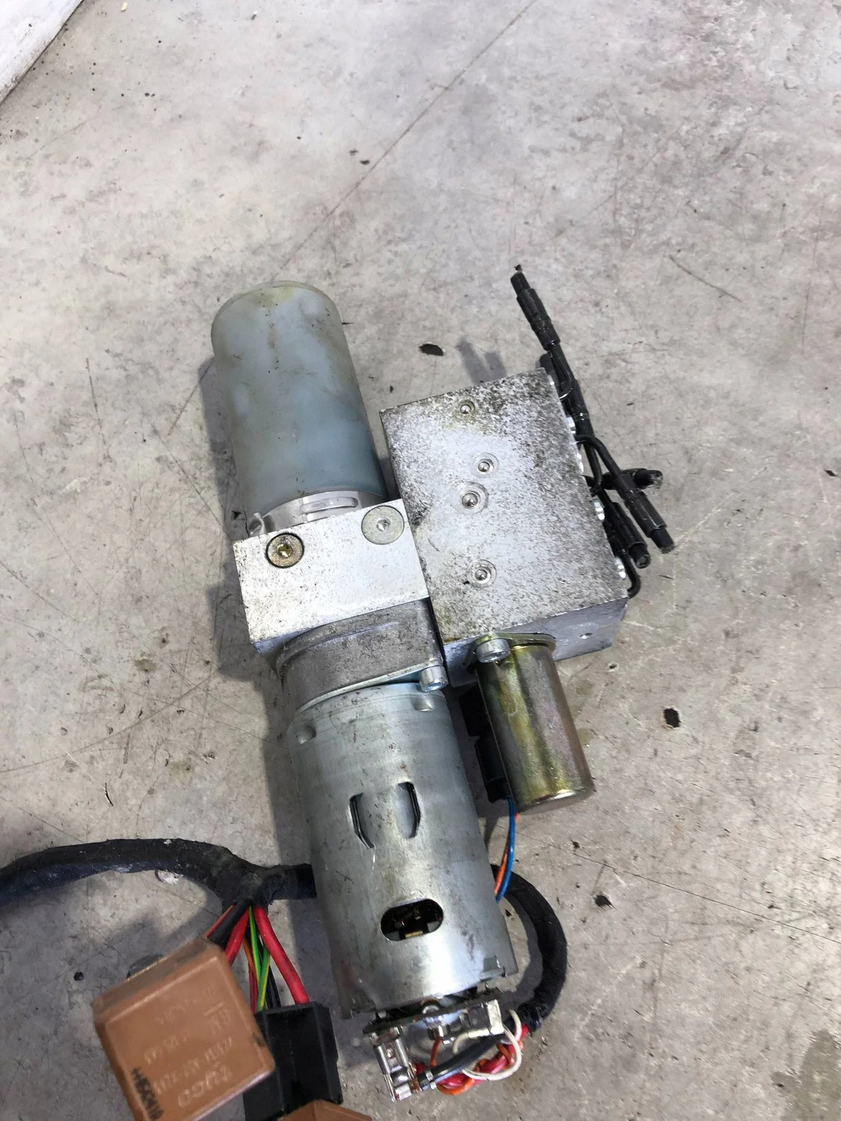 Opel Tigra B Pompe Toit 93162375 image 3