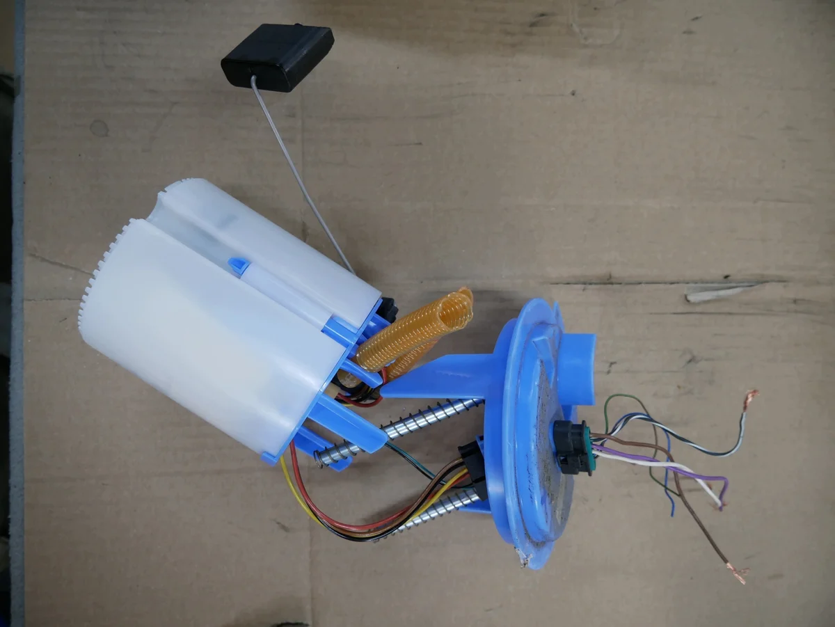 Bränslepump Mercedes CLS 350 W218 A2184700094