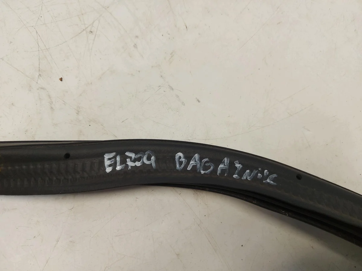 Dichtung Kofferraumklappe Skoda Elroq 5LJ827705 image 3