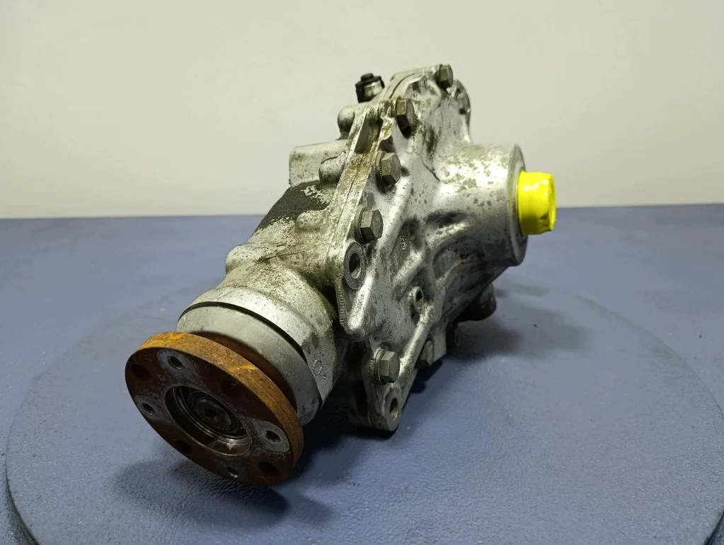 BMW M5 G30 F90 4.4 V8 Differential vorne