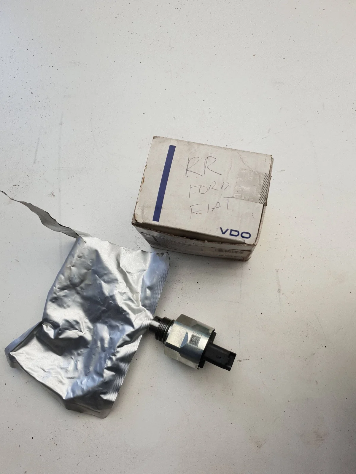 Régulateur de pression carburant Land Rover L320 image 6