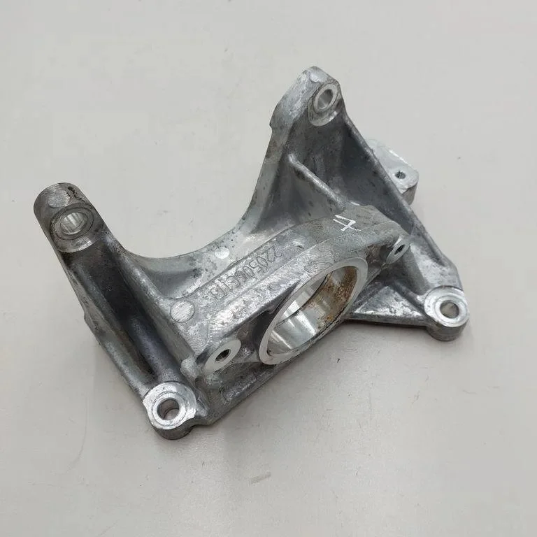 Supporto semiasse NISSAN 220506C113 usato