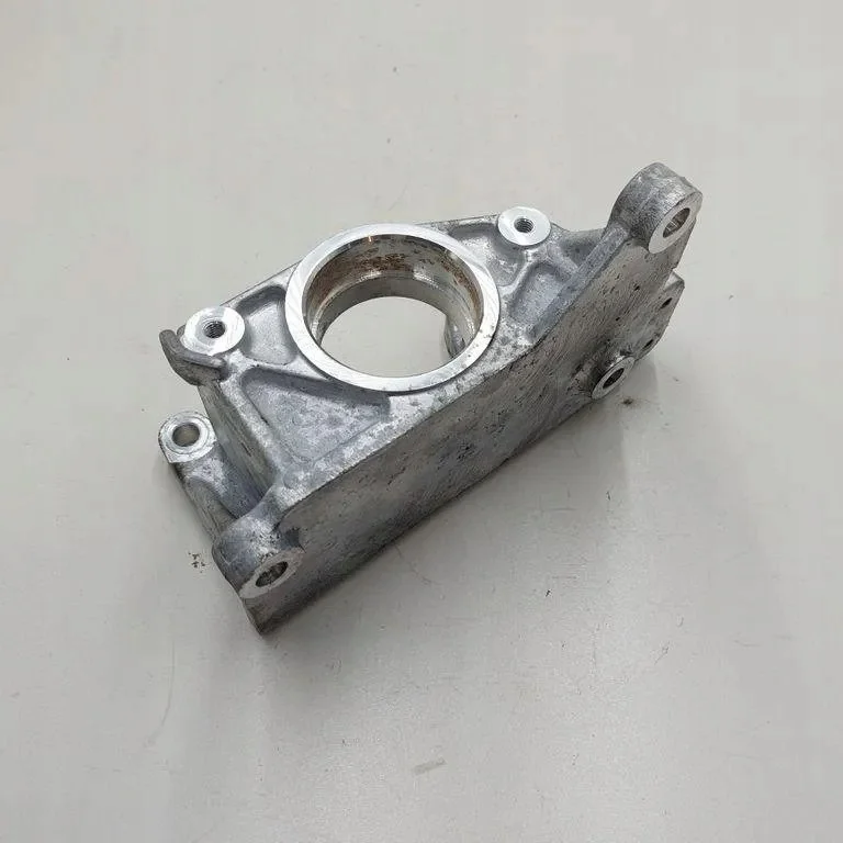 Nissan Driveshaft Bearing Bracket 220506C113 Used