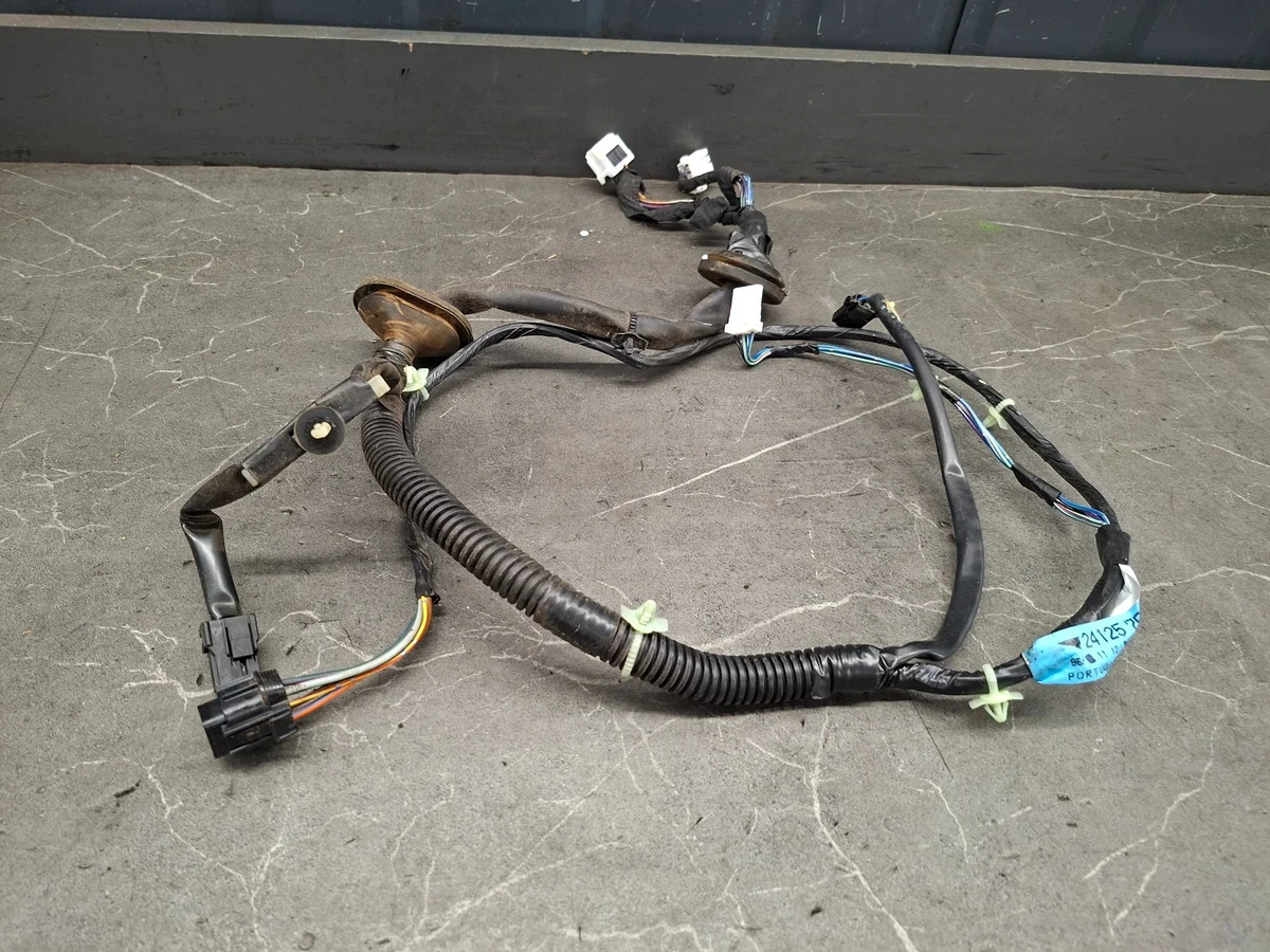 Nissan Terrano II dörrkabel höger fram image 7
