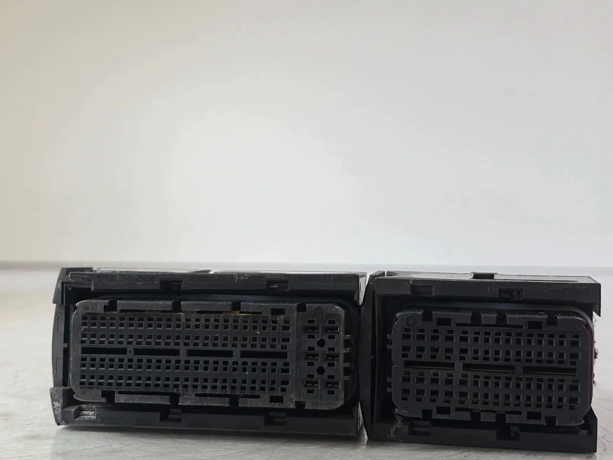 Engine Control Unit Plug Audi A3 1.6 TDI image 3