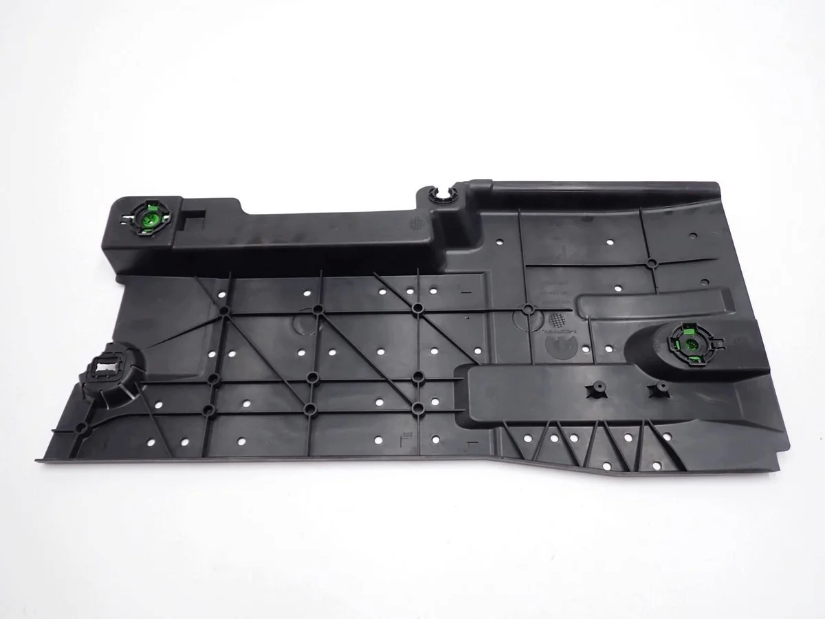 Placa Bajo Chasis Peugeot 5008 III 9841700380