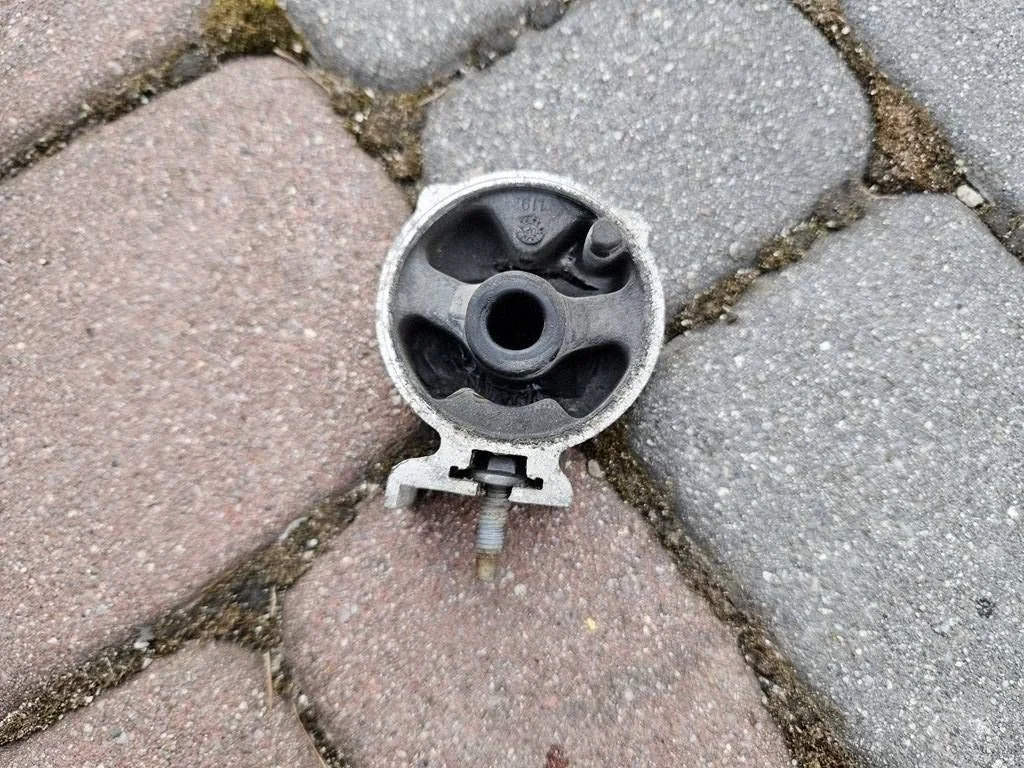 Support échappement pour PROACE VIVARO C SCUDO