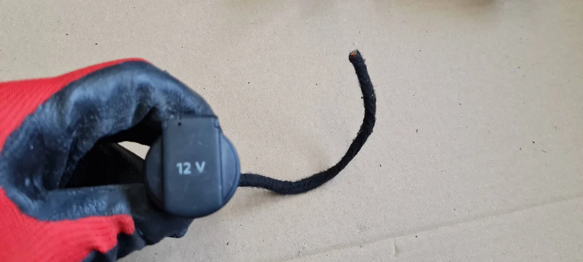 Tomada de isqueiro Audi A7 4G 12V 4G0919309A