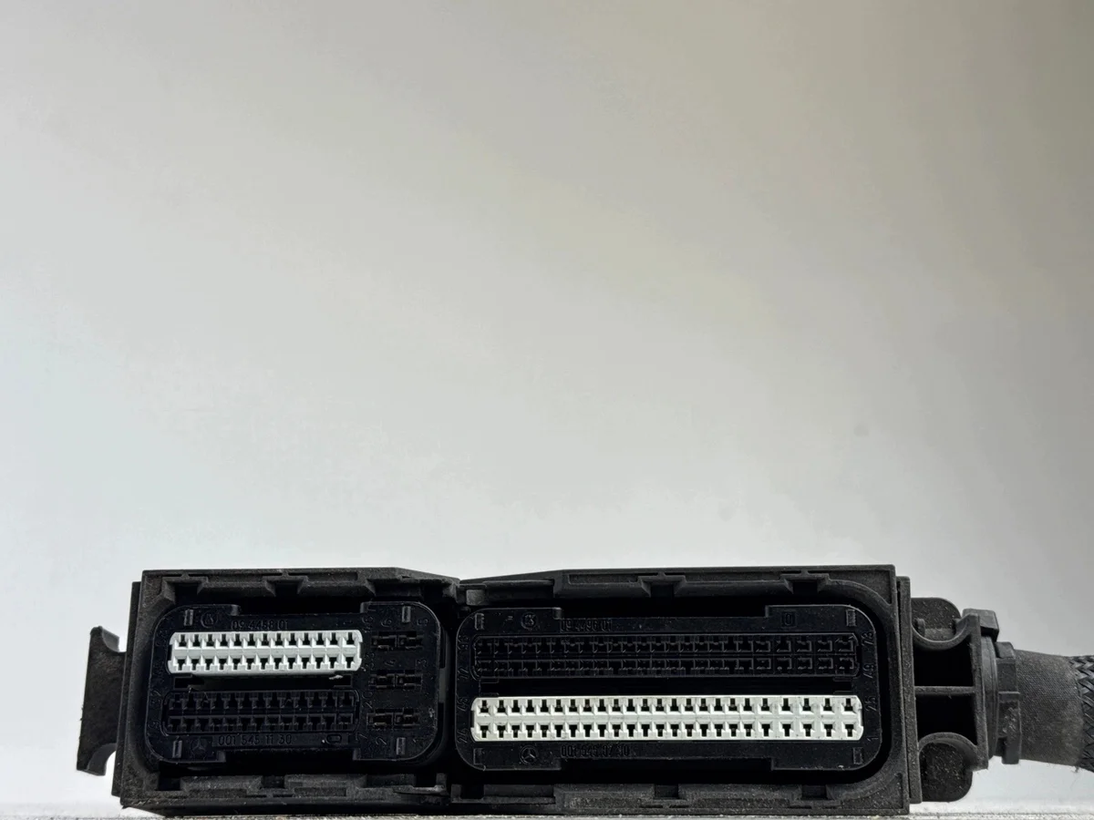 Conector ECU Mercedes W164 ML 3.0 CDI Usado image 3