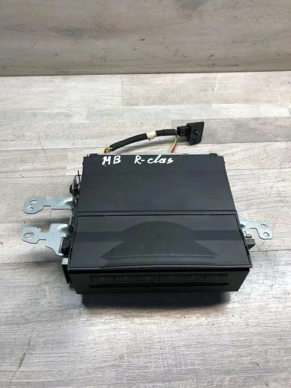 Changeur CD MERCEDES-BENZ M (W164) 18111806