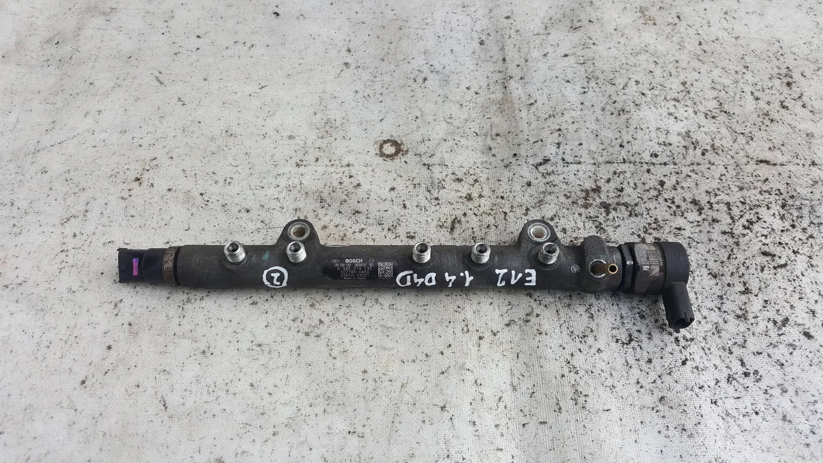 Polttoainekiskon paineensäädin Toyota Corolla E12