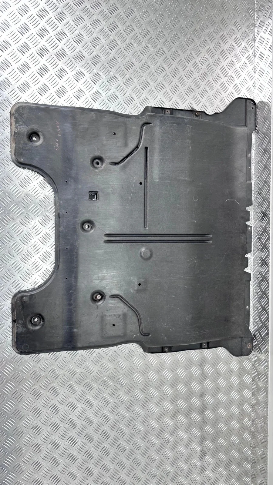 Seat Arona Abdeckung unter dem Motor 2Q0825236 image 8