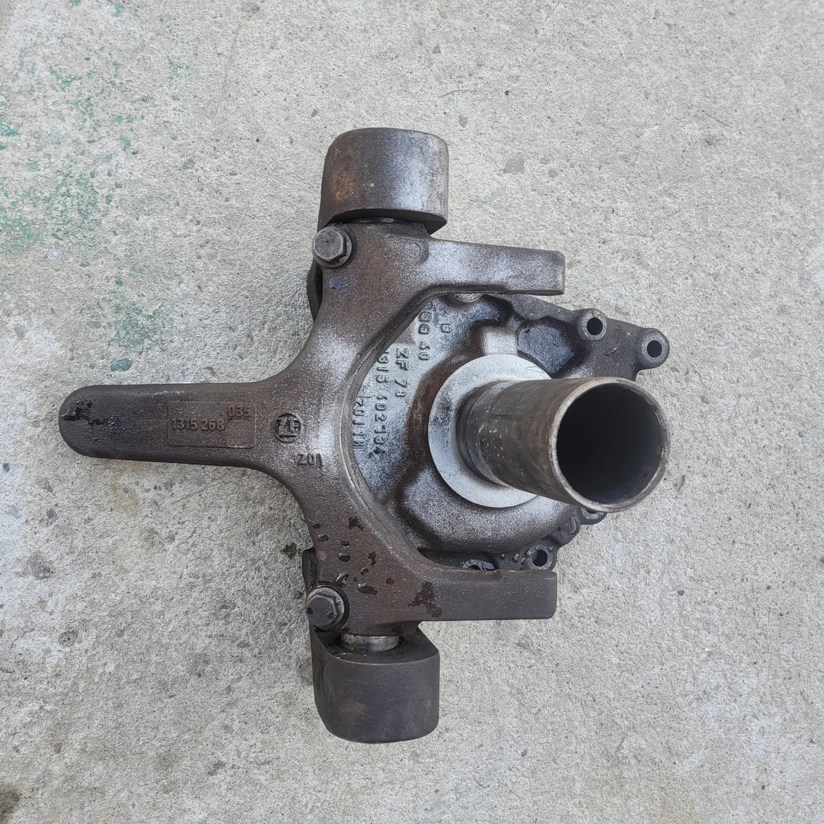 Tampa Caixa Câmbio ZF 1315402134 Usada