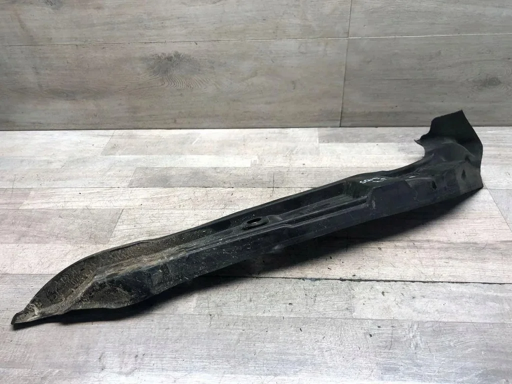 Acabamento Guarda-lamas Audi Q5 8R0821111C