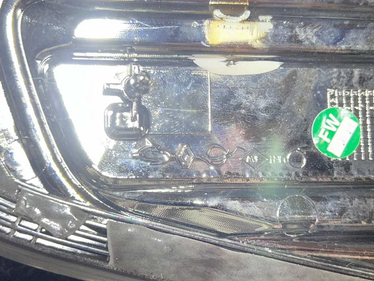 Renault Koleos II - Travessa Porta Esquerda Usada image 8