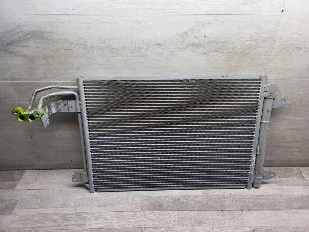AC-kylare VW Touran 2.0 TDI (94684)