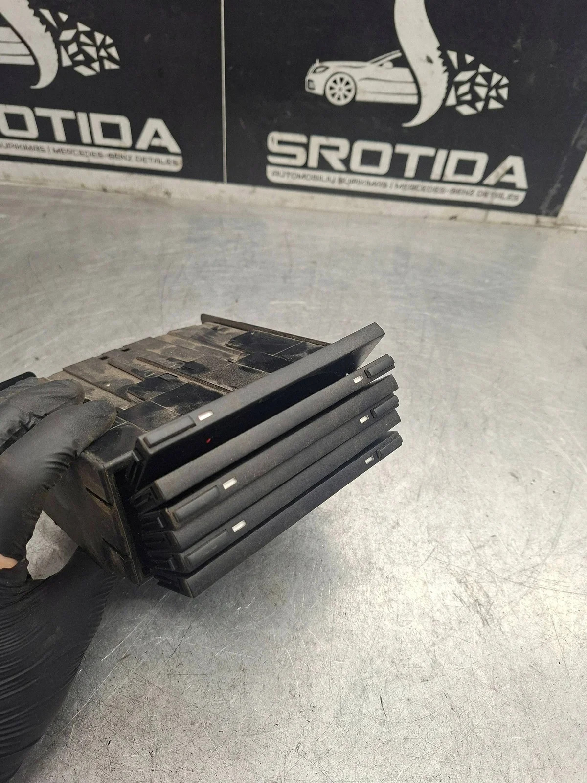 Ablagefach Mercedes W203 W209 A2036801150