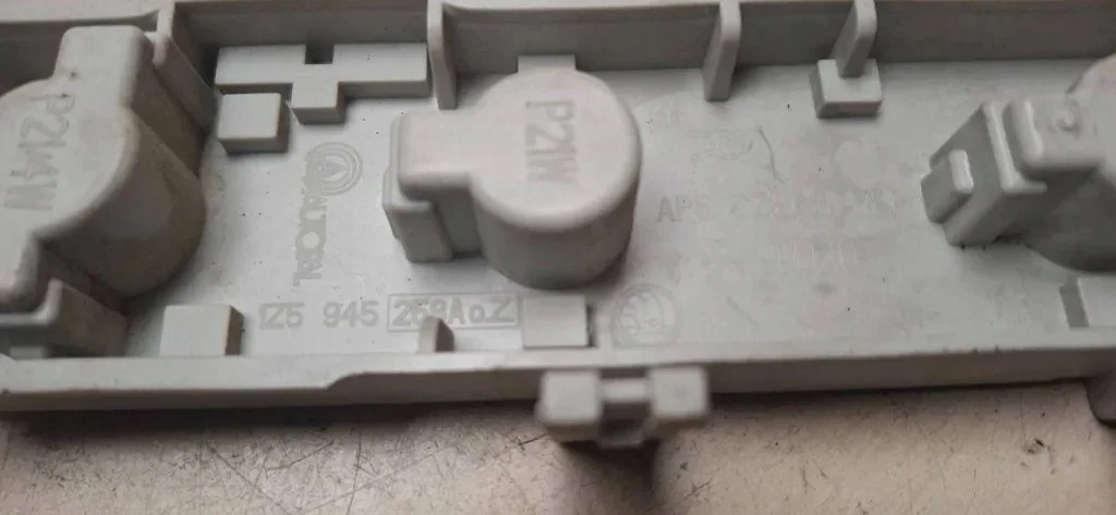 SKODA OCTAVIA I 1Z5945258A - Conector Lanterna Traseira image 3