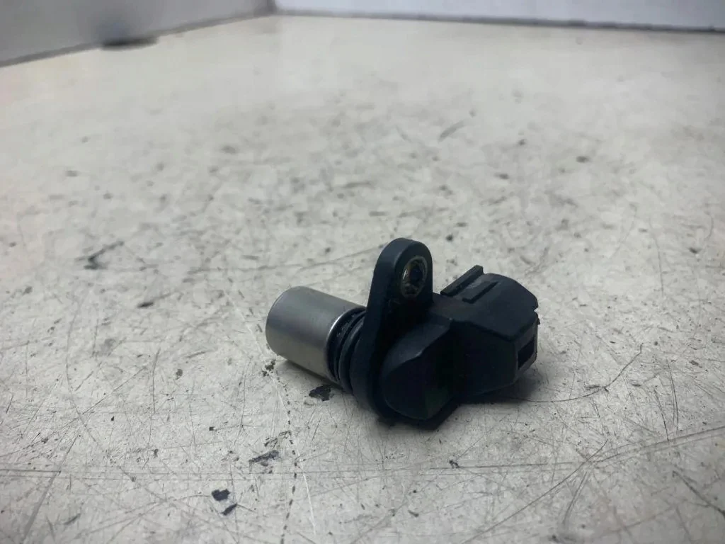 Sensore albero motore Toyota Avensis T250 0296000740