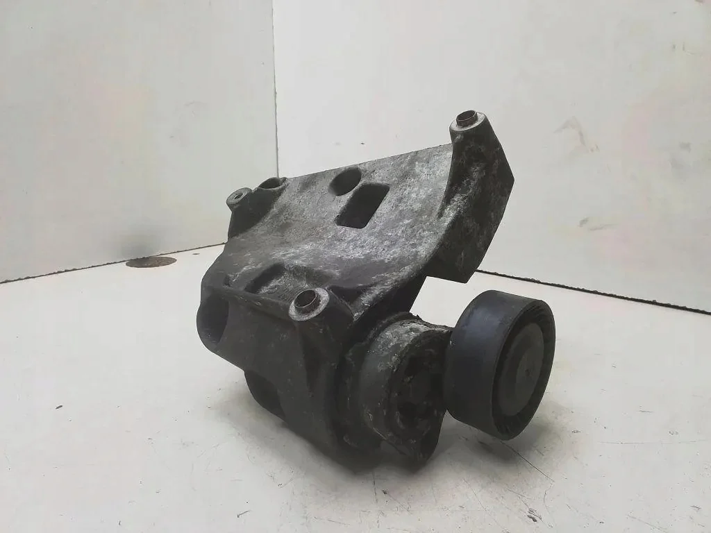 Support compresseur clim BMW 1 (E87) 24168110