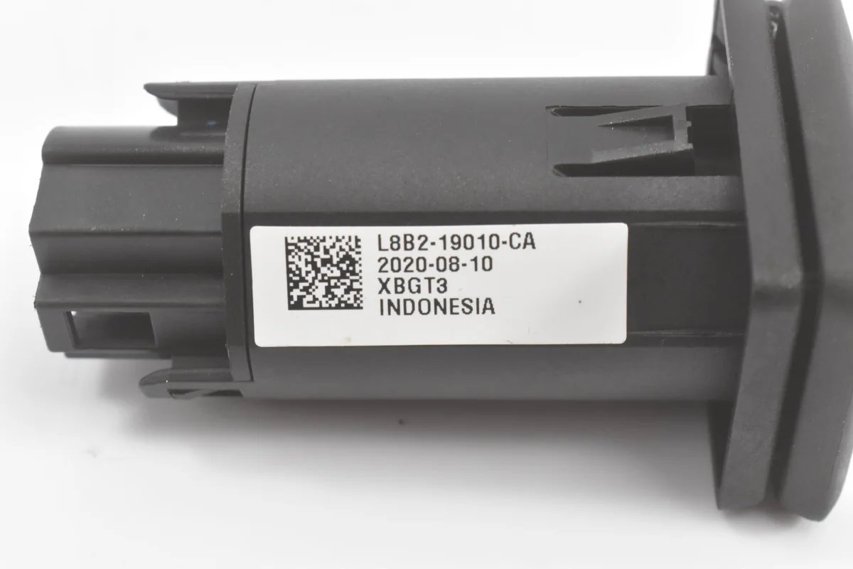 Land Rover Defender L663 USB-portti image 5