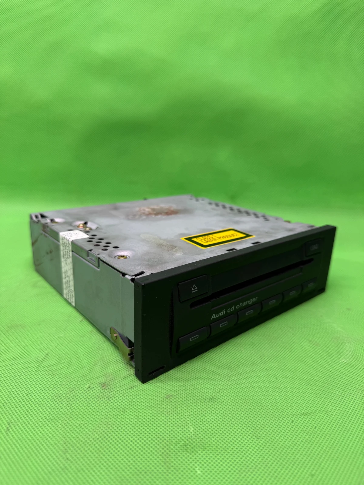 Audi 8E0035111C - Trocador de CD Usado