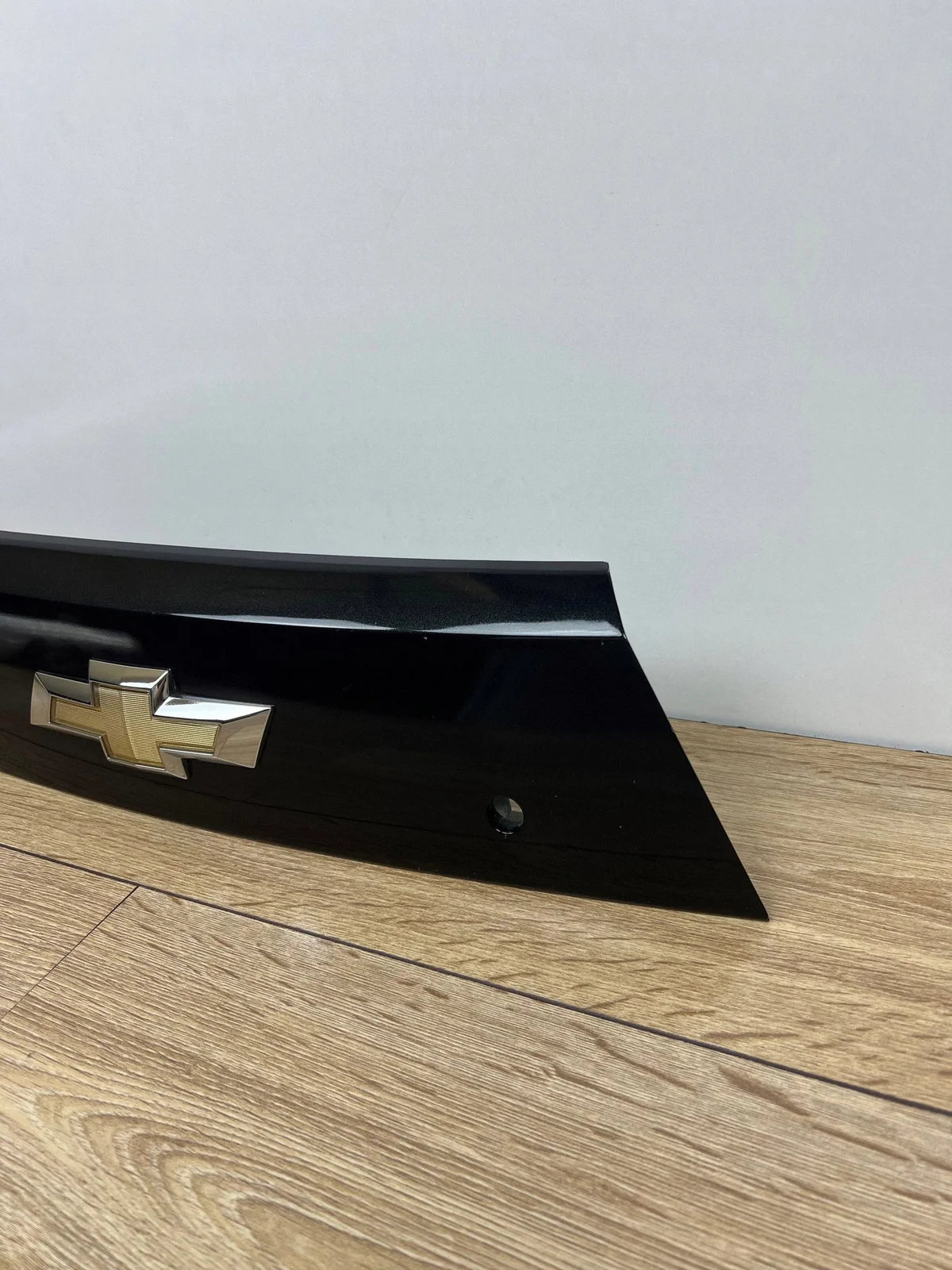 Chevrolet Spark 95956287 - Embellecedor Maletero image 3