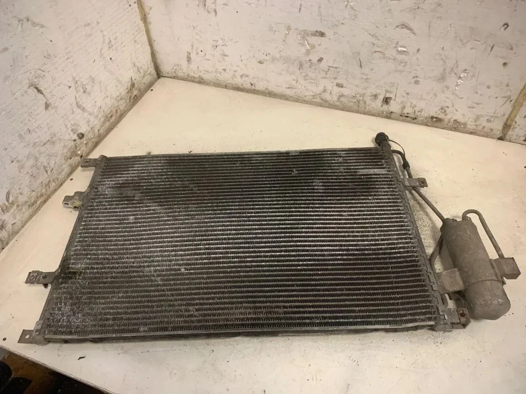 Volvo 31101053 Condenseur de climatisation image 2