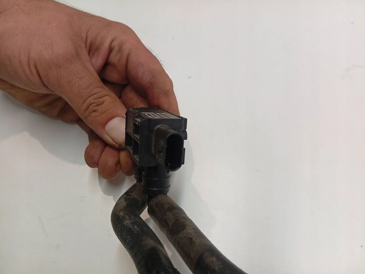 Capteur de pression gaz échappement Audi 04L906051AB image 3