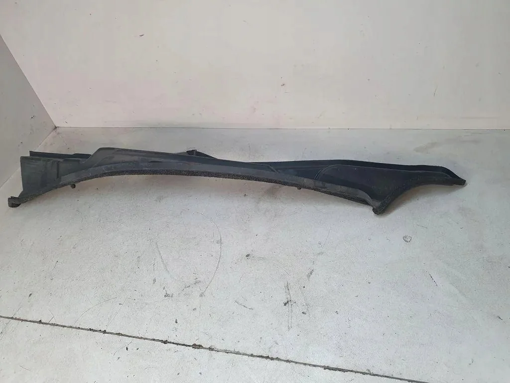 Acabamento para-choque Toyota Prius W3 Usado