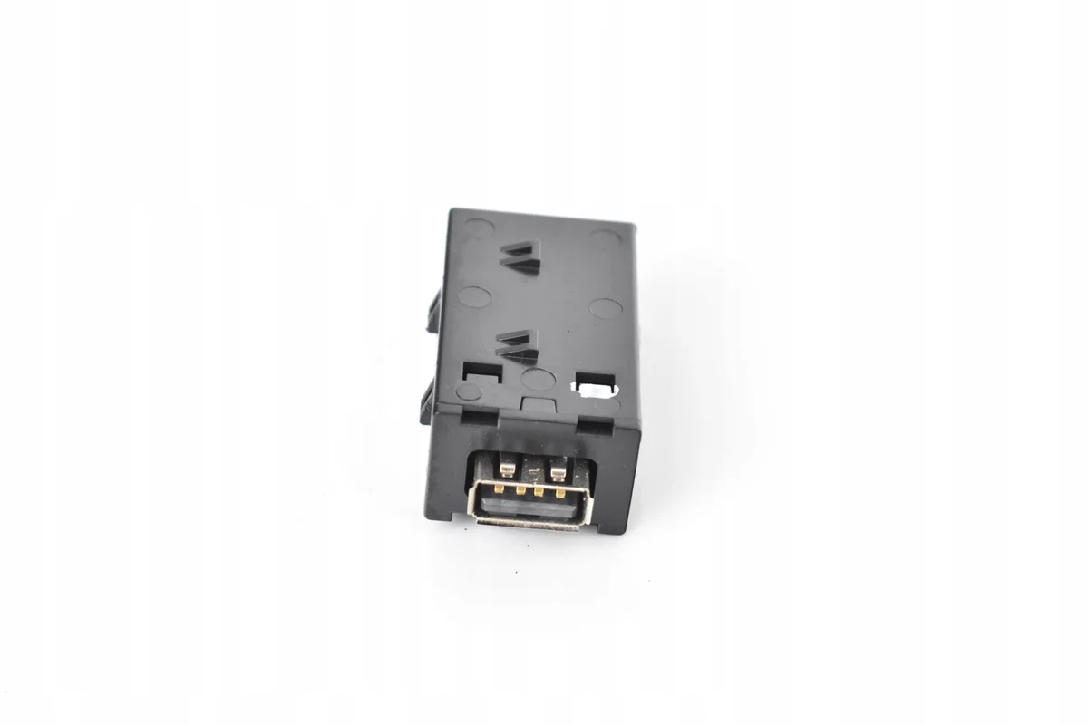 USB-portti MG ZS LIFT käytetty