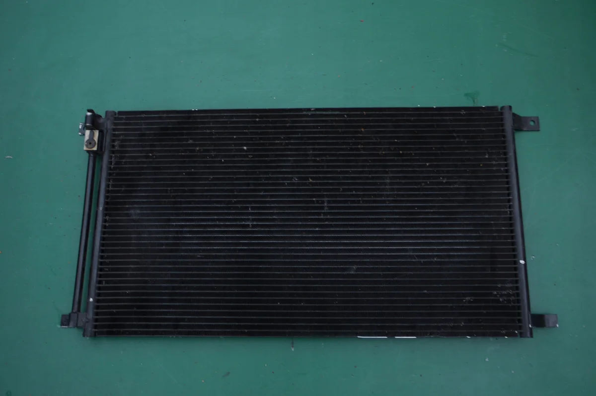 Aston Martin Vantage - Gommini Radiatore Clima