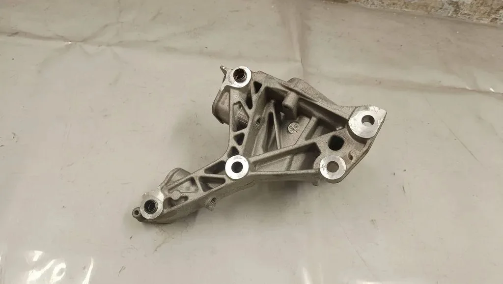 Support de demi-arbre Mercedes GLA II H247 A2822233000