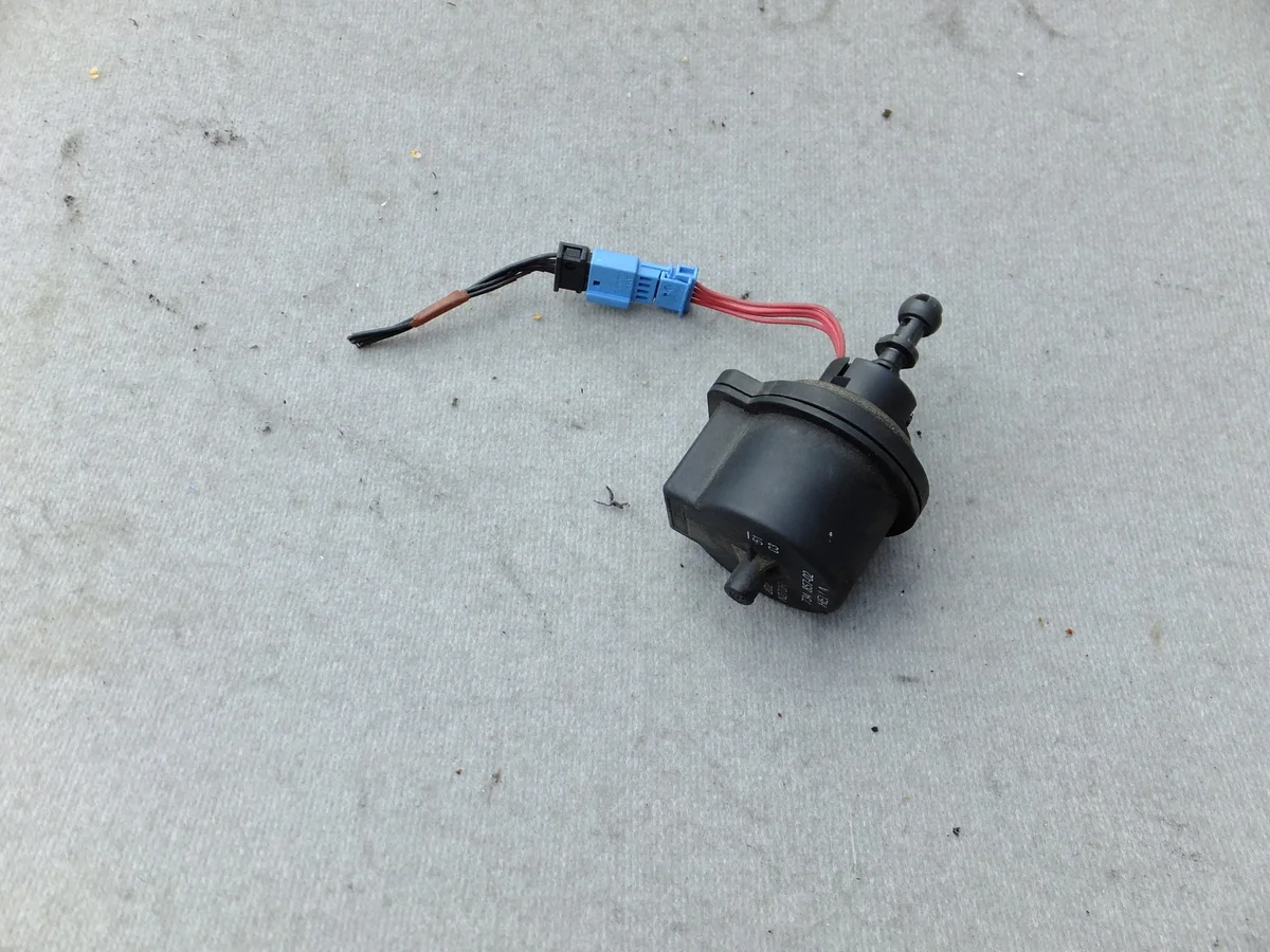 Headlight Leveling Motor Mercedes W211 Used