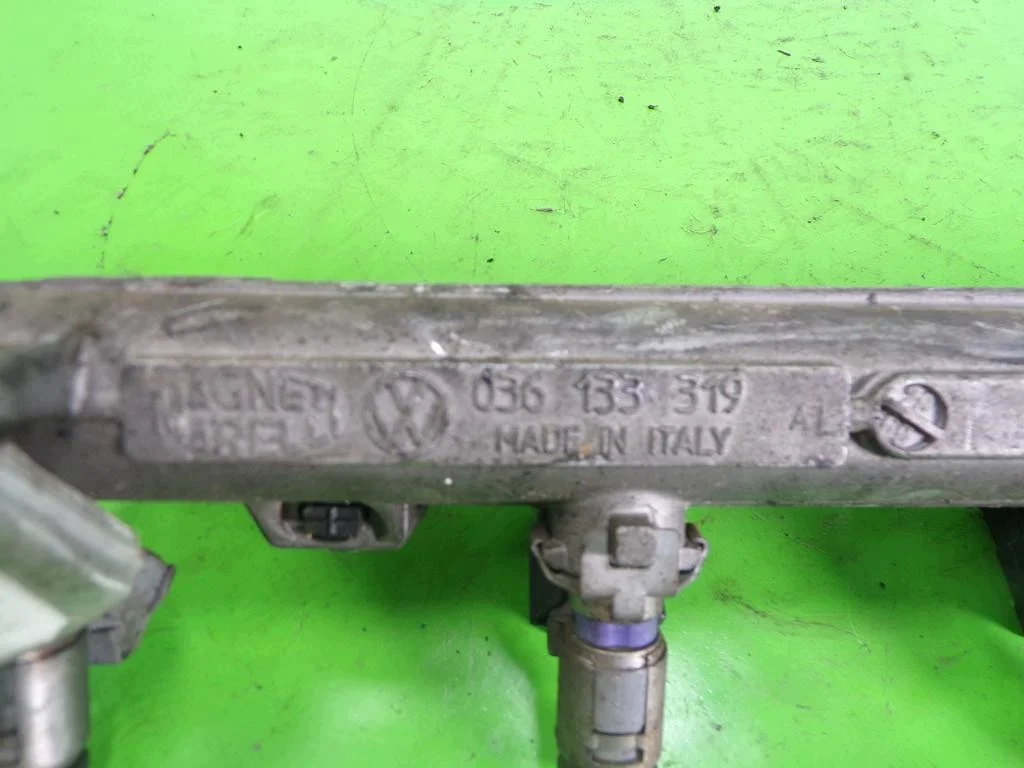 VW Golf IV 1.6 BCB Injector Rail F-404550- image 5