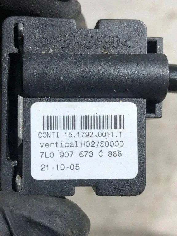 2006 VW Touareg ESP Acceleration Sensor 15179200111 image 3