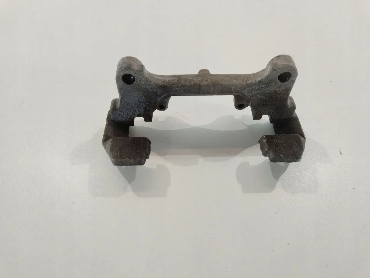 Audi A4 S4 B8 8K Support étrier frein avant