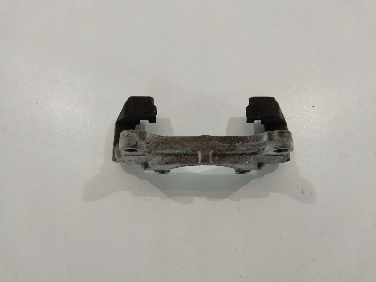 Audi A4 S4 B8 8K Support étrier frein avant image 4