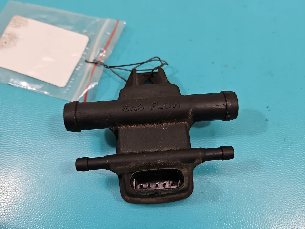 LPG Gas Pressure Sensor Mercedes W203 Used