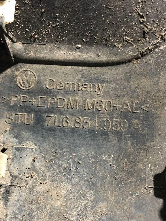 VW Touareg Kotflügelabdeckung 7L6854959A gebraucht image 3