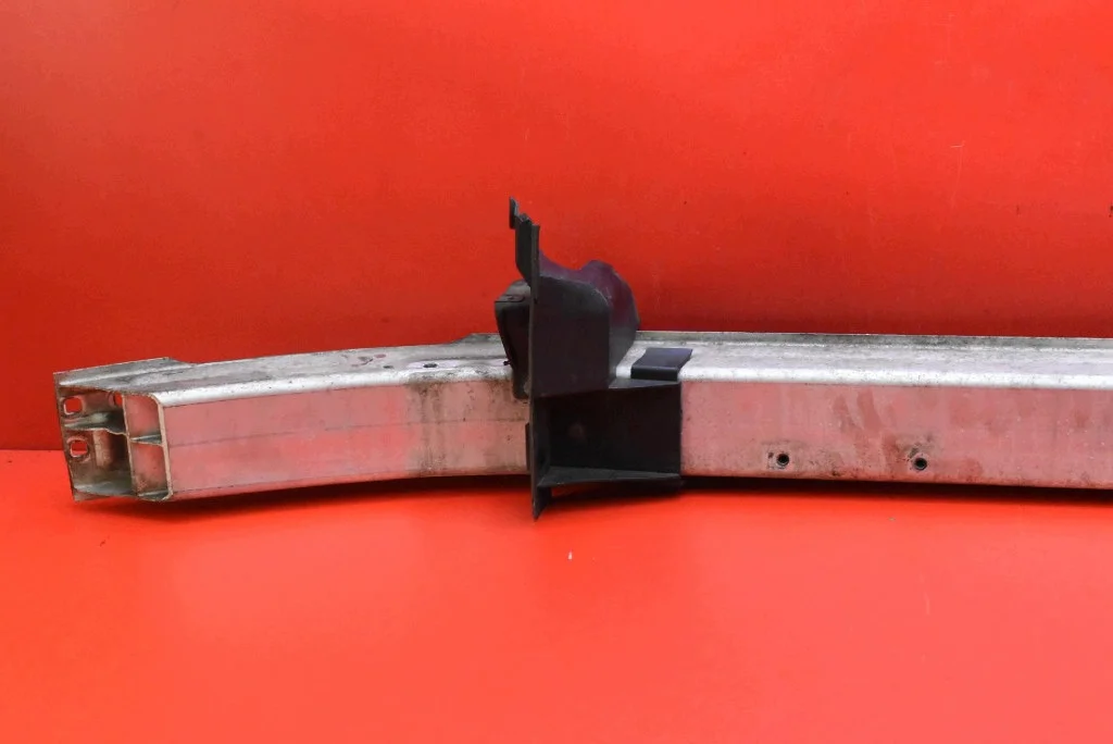 Refuerzo Parachoques Mercedes W203 00-04 image 7