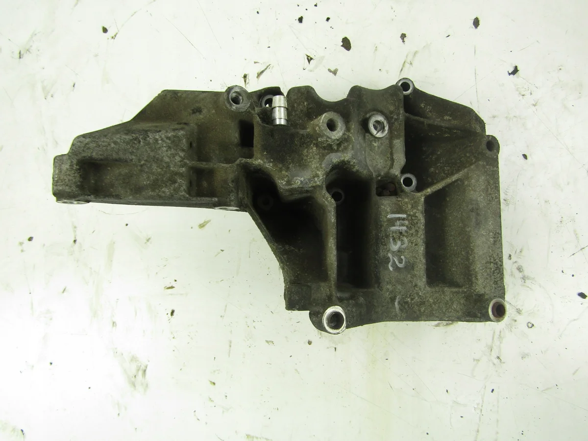 MERCEDES E W210 Kompressorhalter A1112301242