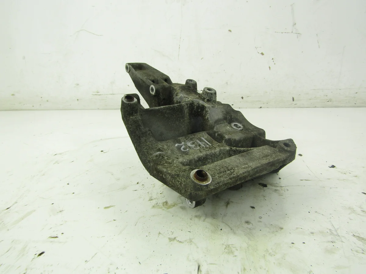 Support compresseur Mercedes E W210 A1112301242 image 4