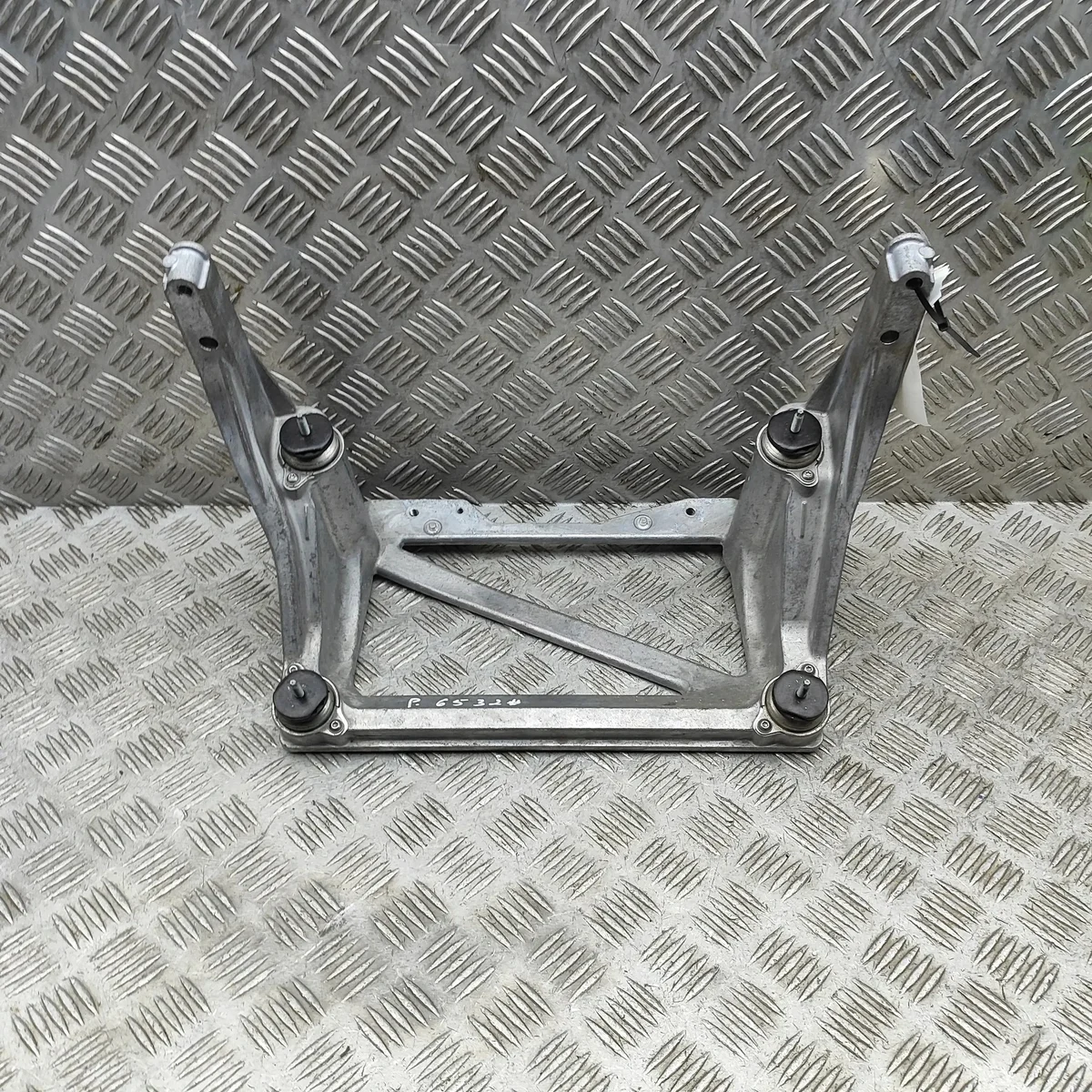 Porsche Macan AC Compressor Mount Bracket Used thumbnail 3